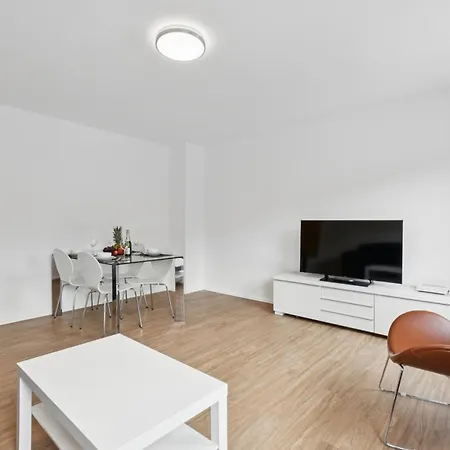 Messe 65 Qm With Balcony And Location Apartamento